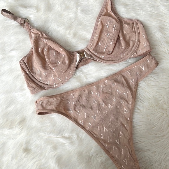 Vintage Y2K Victoria’s Secret Bra Panty Set - Picture 1 of 7